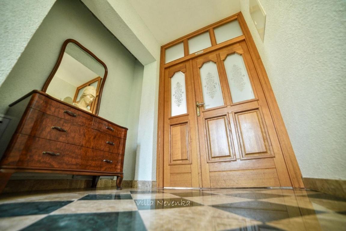 Apartments Villa Nevenka Рогозница Экстерьер фото