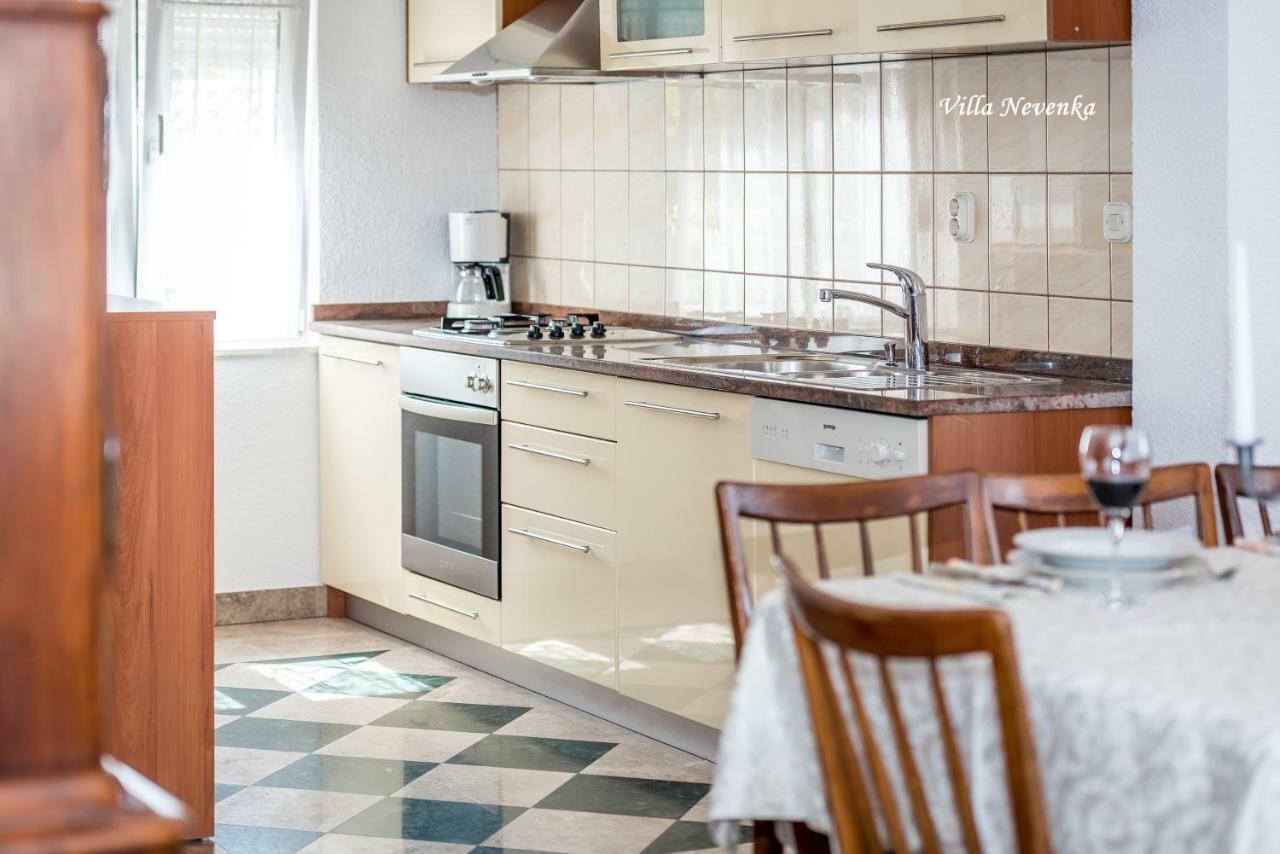 Apartments Villa Nevenka Рогозница Экстерьер фото