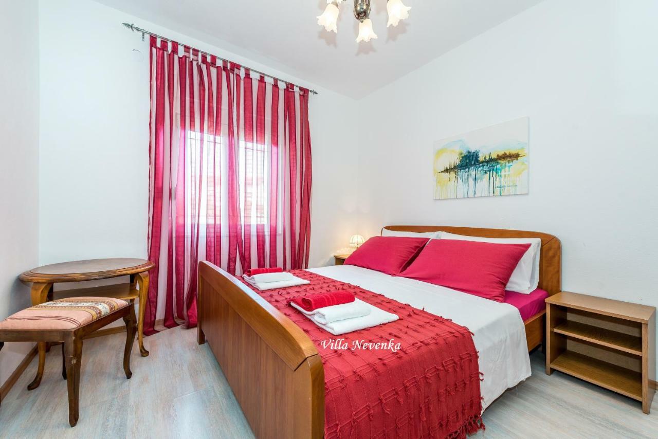 Apartments Villa Nevenka Рогозница Экстерьер фото