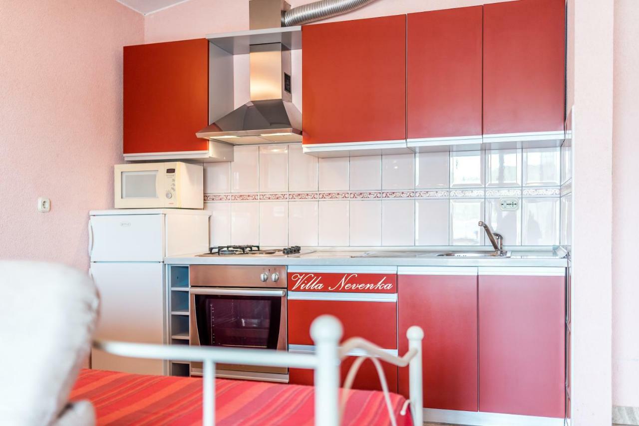 Apartments Villa Nevenka Рогозница Экстерьер фото